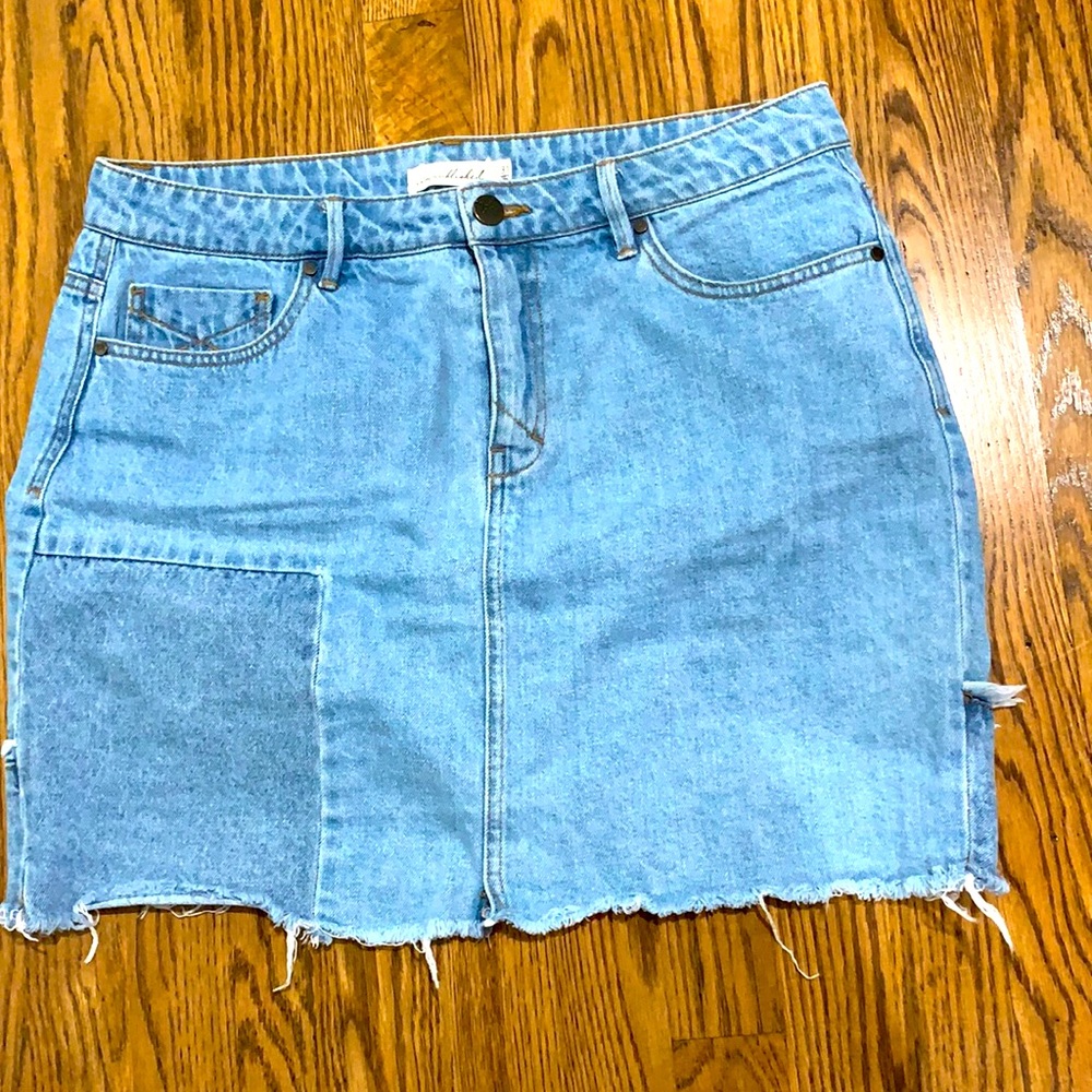 Edgy Unpublished denim skirt. Size 31.